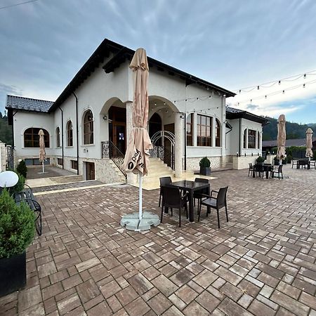 Complex Zeus Hotel Leresti Bagian luar foto