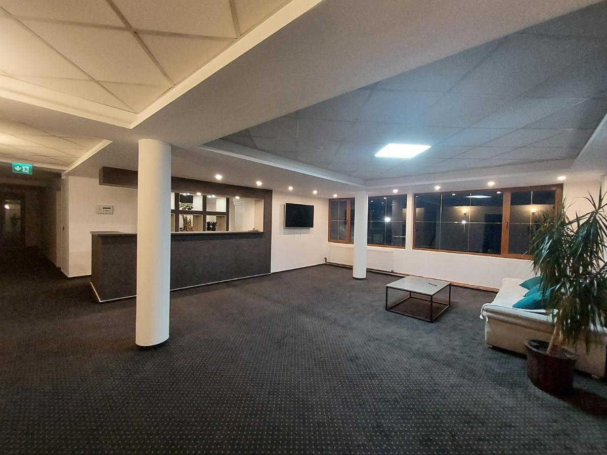 Complex Zeus Hotel Leresti Bagian luar foto