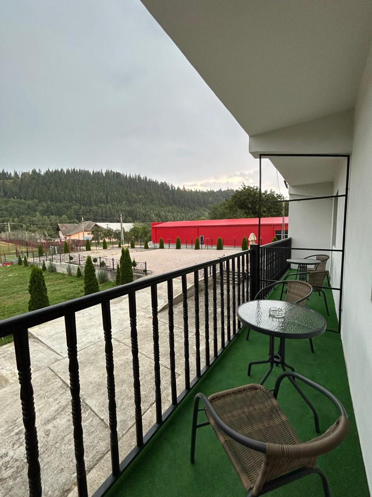 Complex Zeus Hotel Leresti Bagian luar foto